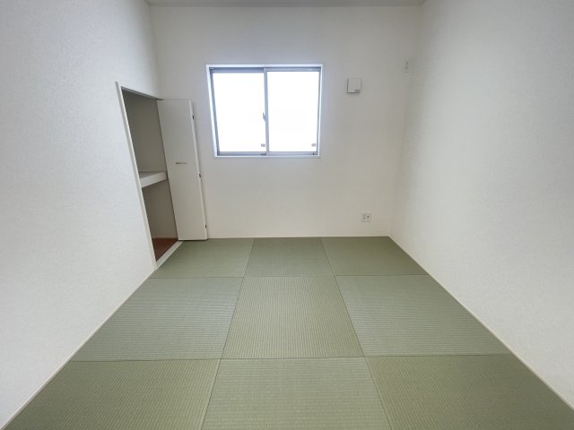 糸満市福地　第2（全4棟）1号棟の和室|1号棟　和室4.5帖＋収納付き♪