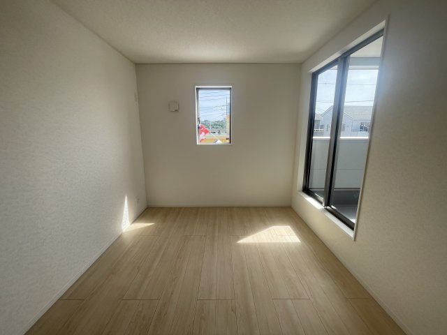 糸満市福地　第2（全4棟）1号棟の洋室|1号棟　洋室6.7帖＋WIC付き♪