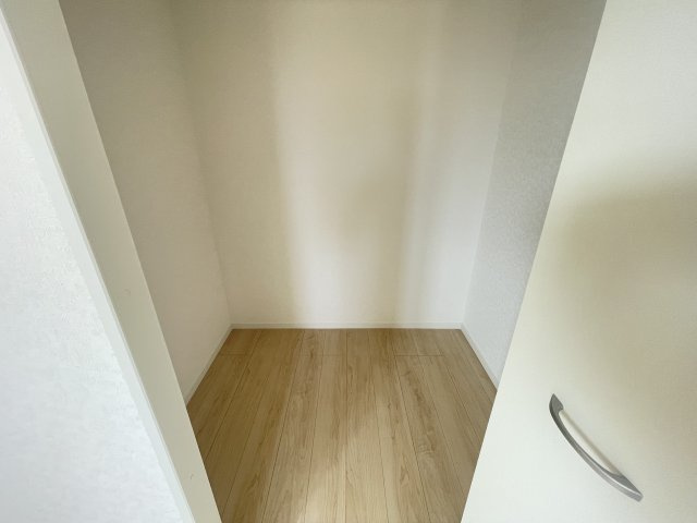 糸満市福地　第2（全4棟）1号棟の収納|1号棟　洋室6.7帖＋WIC付き♪