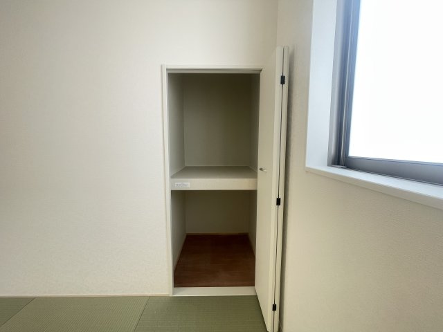 糸満市福地　第2（全4棟）1号棟の収納|1号棟　和室4.5帖＋収納付き♪