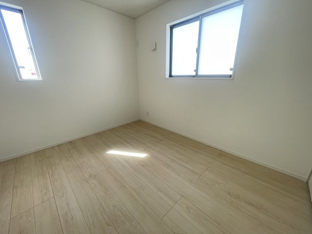 糸満市福地　第2（全4棟）1号棟の洋室|1号棟　洋室5.2帖＋CL付き♪