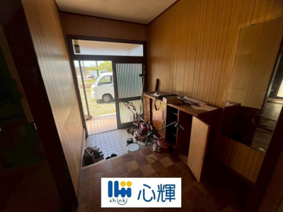【玄関】 | 宇部市大字西岐波 中古住宅／5DK・2階建