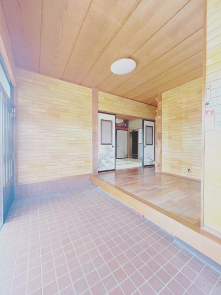 富士宮市小泉の中古一戸建|【現況販売】玄関（内観） 