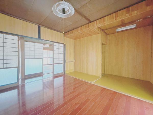 富士宮市小泉の中古一戸建|【現況販売】1階9帖洋室 