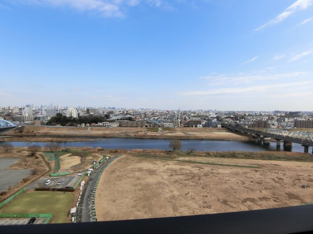 ブランシエスタ新丸子リバーフロントの駐車場|間取り反転のお部屋の参考写真となります。