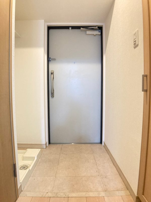 スプランディッド難波Ⅱの玄関