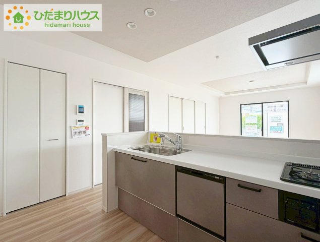 郡山市富田町9期　新築戸建　2号棟のキッチン|料理をしながらでも、ご家族との会話を楽しめる対面式キッチン♪