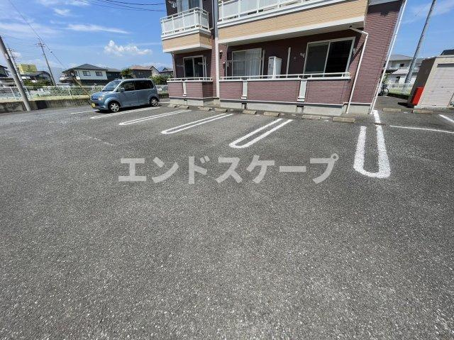 ソルジェンテＢの駐車場|高崎、前橋のお部屋探しはエンドスケープまで！お客様の理想お聞かせ下さい♪