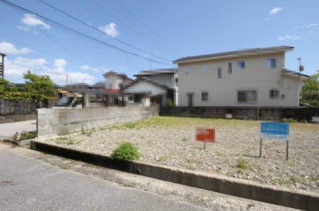 朝倉本町１丁目　Ａ号地・東　建築条件なし　売土地　（全2区画）の外観|Ａ号地・東　土地面積　123.51㎡　（約37.36坪）