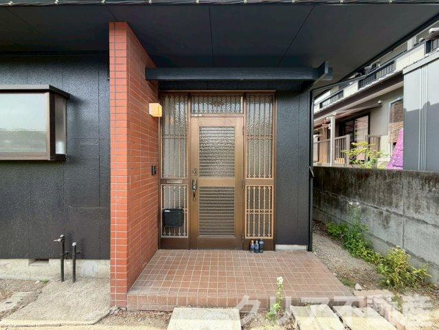 【エントランス】 | 榛東村新井　リフォーム済み5LDK中古住宅