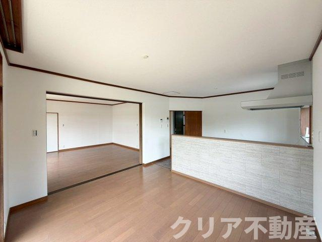 【居間・リビング】 | 榛東村新井　リフォーム済み5LDK中古住宅