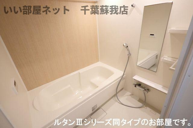メゾン・ド・リュミエールⅢの浴室|お風呂です