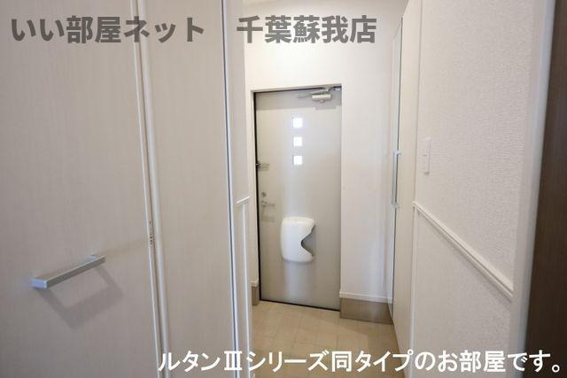 メゾン・ド・リュミエールⅢの玄関|きれいな玄関です