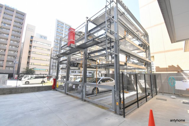 ノルデンハイム江坂アドバンス　仲介手数料無料の駐車場