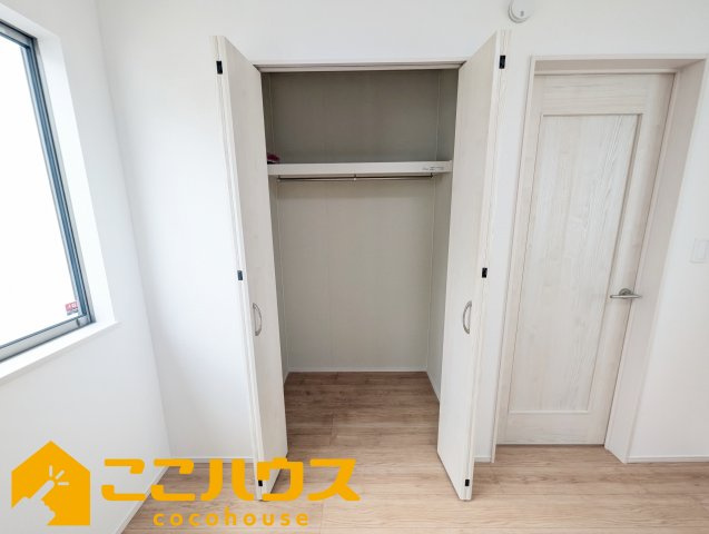 名護市宇茂佐1556番　新築戸建て　全7棟　B号棟の収納|洋服が多い方でも安心の収納力