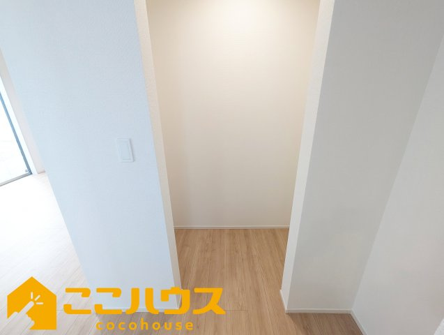 名護市宇茂佐1556番　新築戸建て　全7棟　B号棟の収納|あると嬉しいパントリー