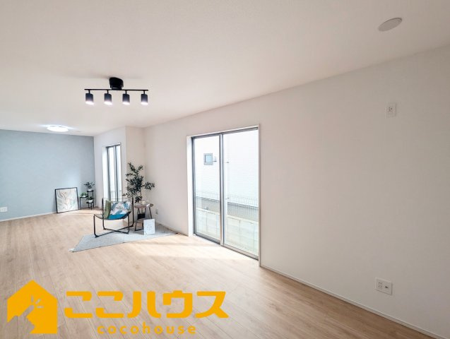 名護市宇茂佐1556番　新築戸建て　全7棟　B号棟の居間・リビング|LDK19帖