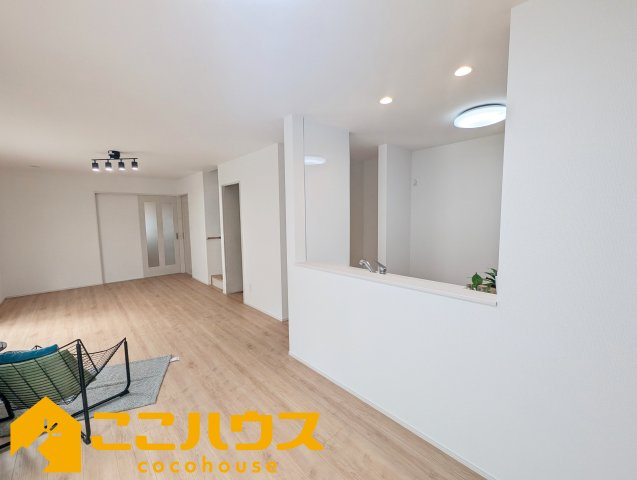 名護市宇茂佐1556番　新築戸建て　全7棟　B号棟の居間・リビング|LDK19帖