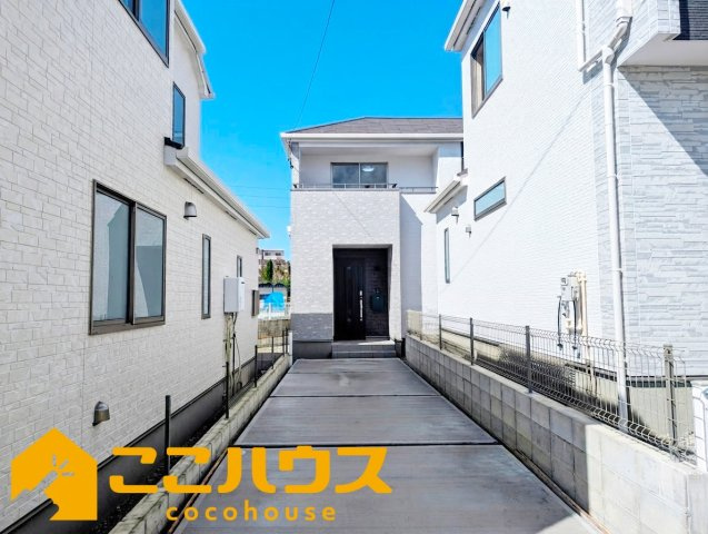 名護市宇茂佐1556番　新築戸建て　全7棟　B号棟の駐車場|駐車スペース2台
