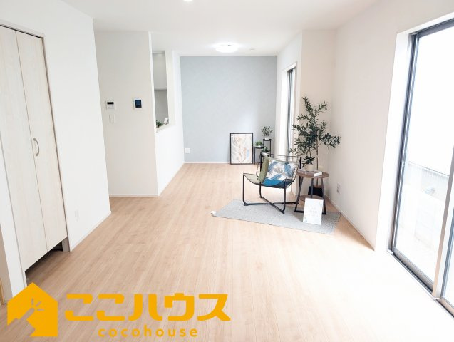 名護市宇茂佐1556番　新築戸建て　全7棟　B号棟の居間・リビング|LDK19帖
