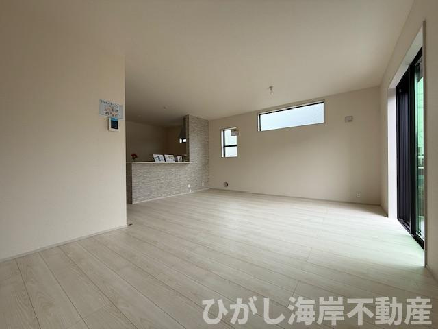 茅ヶ崎市菱沼１丁目　新築戸建　全２棟のダイニング|18.5帖　LDK