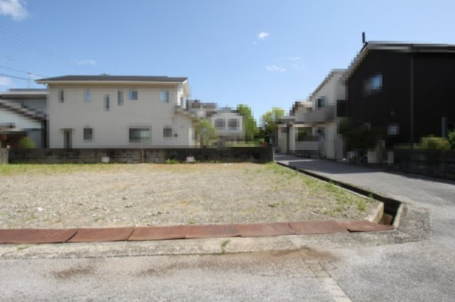 朝倉本町１丁目　Ｂ号地・西　建築条件なし　売土地　（全2区画）