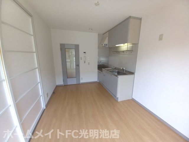 アーバンビレッジA棟の居間・リビング