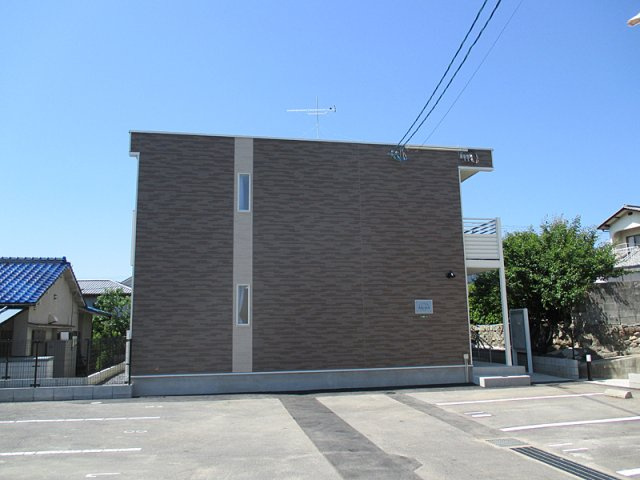広島市佐伯区千同１丁目のアパート