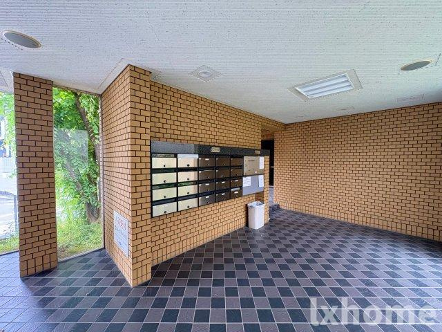 メゾンドールⅠのロビー|建物の内部です