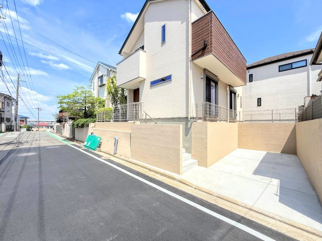 戸塚区平戸3丁目　新築戸建て　第2の外観|◆一戸建てを中心とした街並みが整然と続き、周辺は高い建物が建っていないので、緑の多い閑静な趣を感じる環境です。街並みや周辺環境も重要なポイントです！！