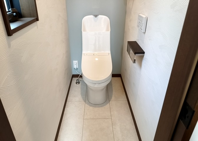 【トイレ】 | トイレは大きさや形、機能、抗菌性などが異なる多種多彩なタイプが各メーカーから出ています。それぞれに良さがあるため、事前にどういったタイプのトイレがいいのかをご家庭内で決めて、内見に行くといいでしょう。