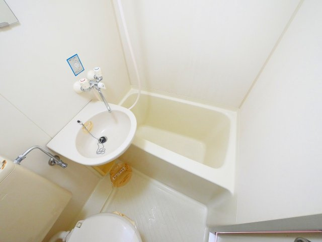 メゾンアンテルナ奈良の浴室|日々の疲れを癒すお風呂付です