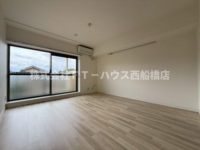 市川東レジデンスの居間・リビング