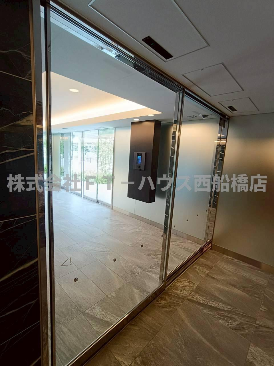 Alivis本八幡のエントランス
