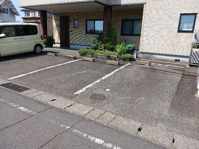 ステイズⅡの駐車場|駐車スペースもあります