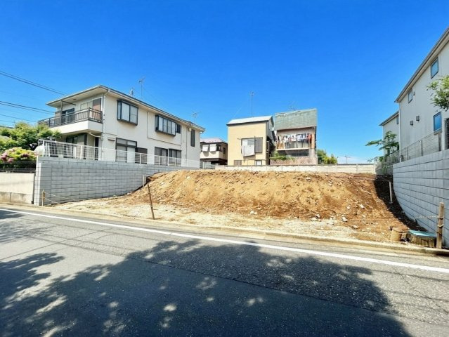 練馬区東大泉7丁目　建築条件付き売地の前面道路含む現地写真|2026.04.25撮影

現地ご見学希望・資料請求などお気軽にお問い合わせ下さい！
03-5990-5201