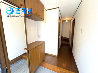 【玄関】 | 御影本町4丁目戸建 | 広々とした玄関
