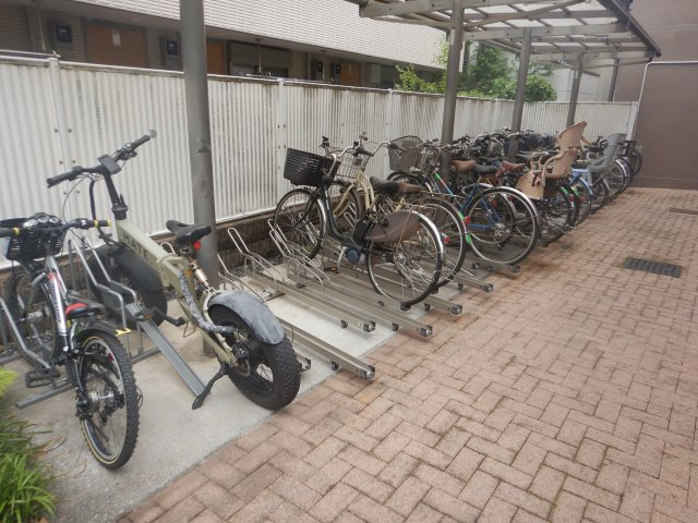 プリンスハイツ西早稲田の駐輪場