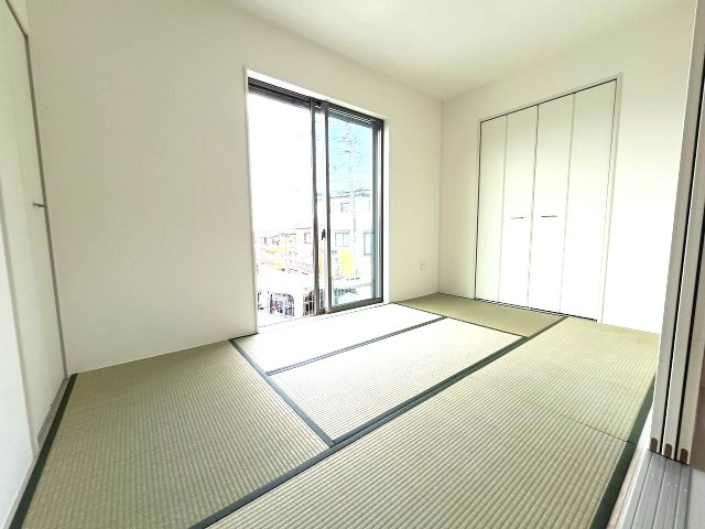 【和室】 | 糟屋郡宇美町宇美東2丁目6期　2号棟（全2棟）【仲介手数料無料・0円】 | 現地写真。1階和室です。