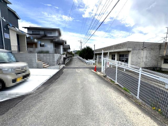 【その他】 | 糟屋郡宇美町宇美東2丁目6期　2号棟（全2棟）【仲介手数料無料・0円】 | 現地写真。前面道路です。