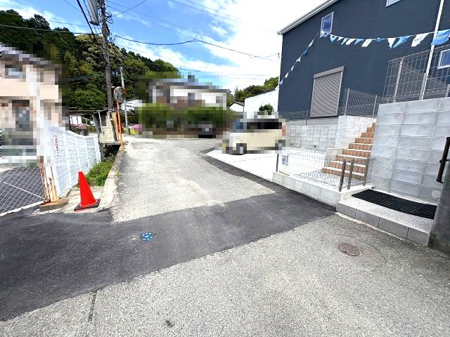 【その他】 | 糟屋郡宇美町宇美東2丁目6期　2号棟（全2棟）【仲介手数料無料・0円】 | 現地写真。前面道路です。
