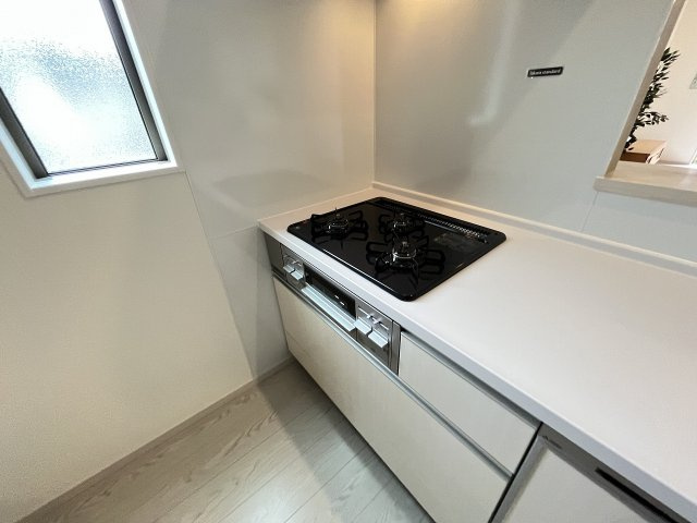 【キッチン】 | 糟屋郡宇美町宇美東2丁目6期　2号棟（全2棟）【仲介手数料無料・0円】 | 現地写真。