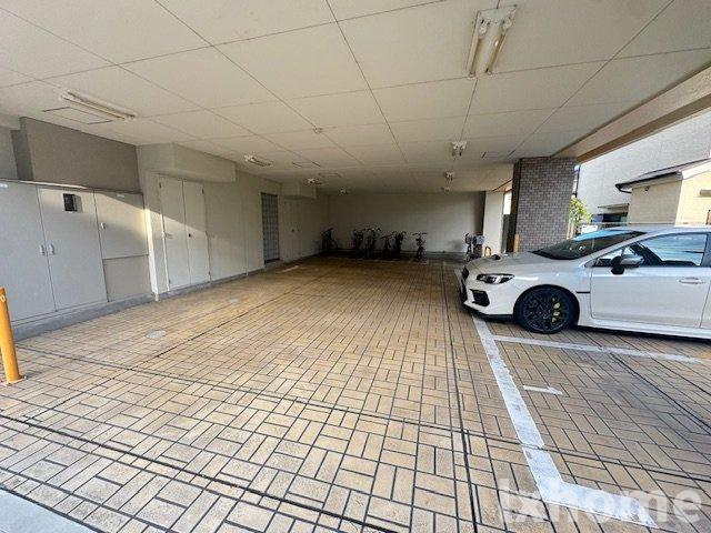 ウィンプラネットの駐車場|カースペースがあります