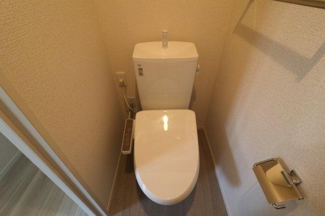 セレウィータ栄町のトイレ|もちろん温水洗浄暖房便座です