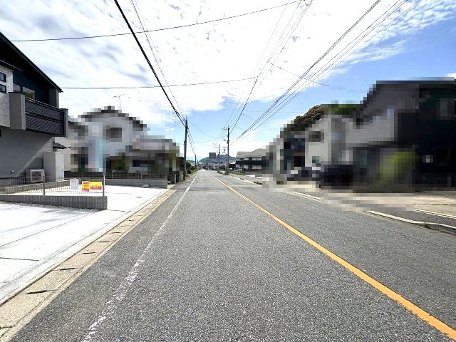 【その他】 | 糟屋郡宇美町神武原1丁目　1号棟（全3棟）【仲介手数料無料・0円】 | 現地写真。前面道路です。