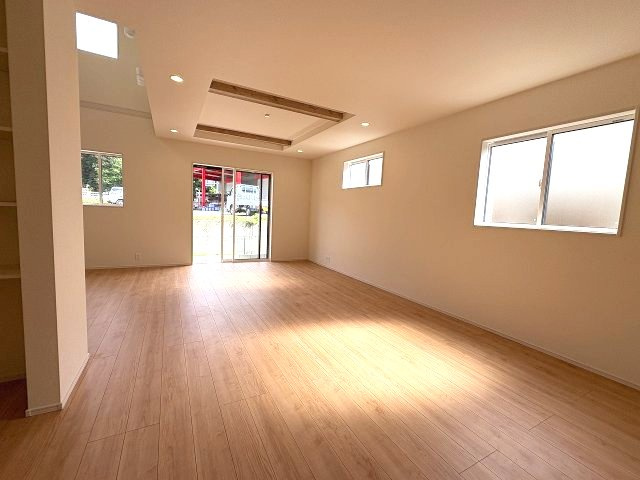 【居間・リビング】 | 糟屋郡宇美町神武原1丁目　1号棟（全3棟）【仲介手数料無料・0円】 | 現地写真。