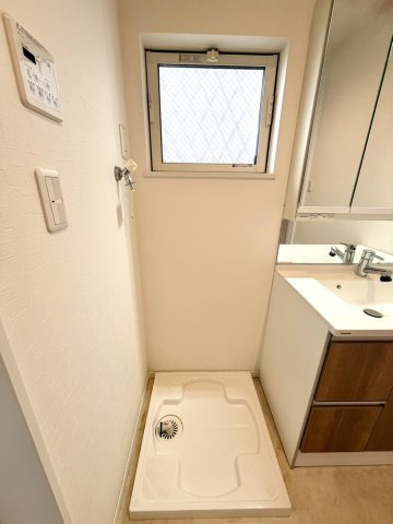 西淀川区中島一丁目戸建の洗面所