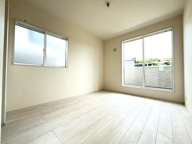 【子供部屋】 | 糟屋郡宇美町神武原1丁目　2号棟（全3棟）【仲介手数料無料・0円】 | 現地写真。