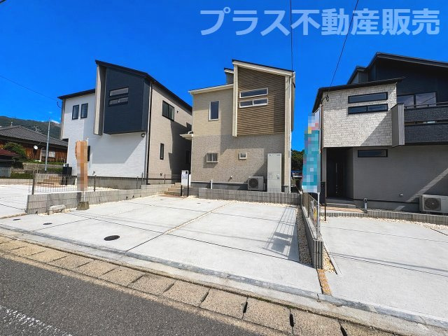 【外観】 | 糟屋郡宇美町神武原1丁目　2号棟（全3棟）【仲介手数料無料・0円】 | 現地写真。同じ物件を見るなら、プラス不動産販売にお任せ下さい。