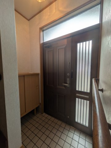 御影中町2丁目戸建ての玄関